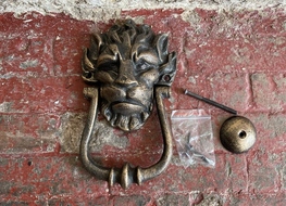 10 Downing st. doorknocker